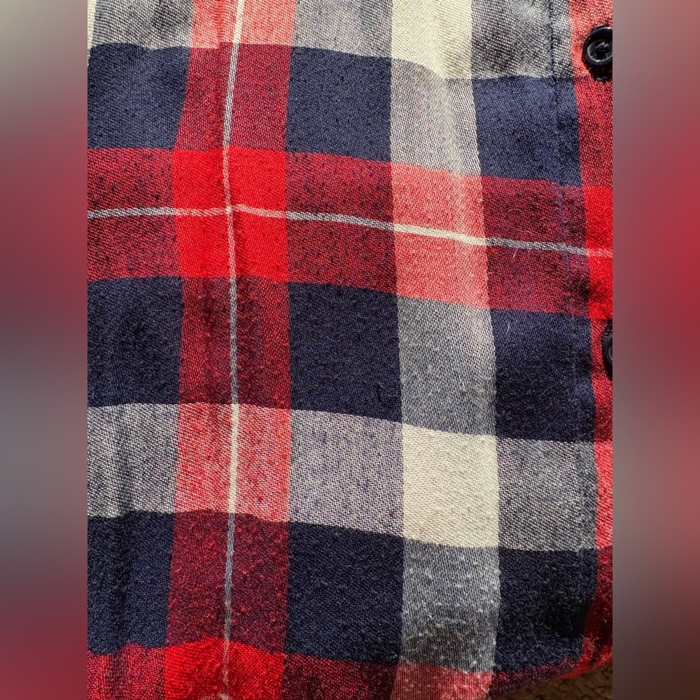 Tommy Hilfiger
Women's Plaid Roll-Tab Button-Down Shirt XXL - Picture 3 of 4